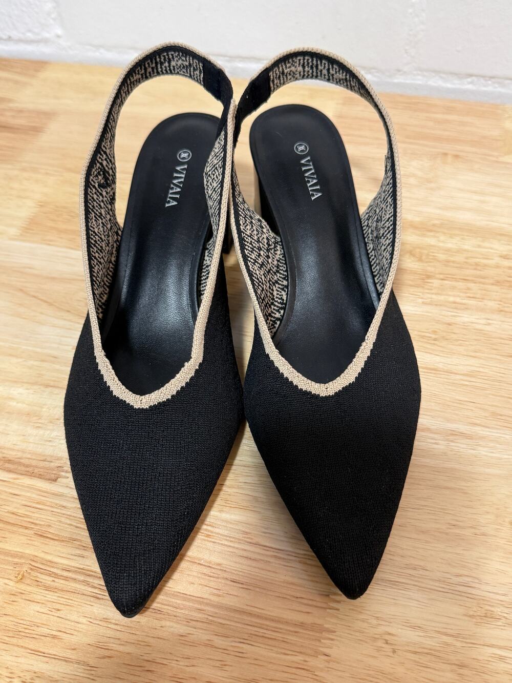 VIVAIA Women’s US 9 EU 40 Black Knit Pointed Toe Slingback Block Heels